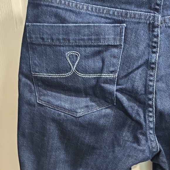 Izod Dark Wash Denim Capris Woman's size 10 - Picture 13 of 13